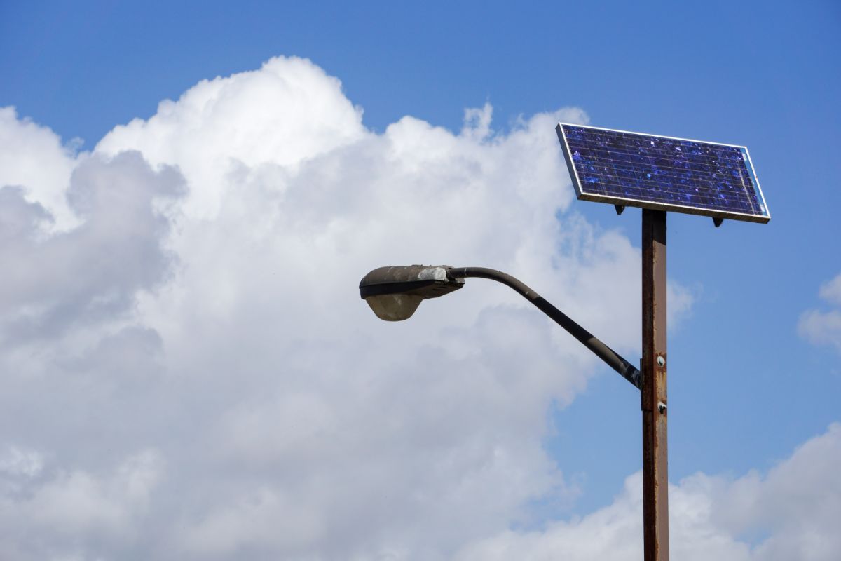 How Solar Street Lighting Impacts the Environment